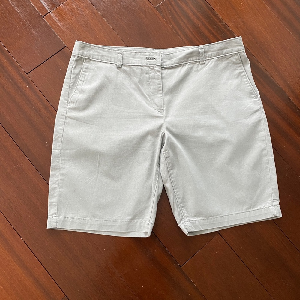 Loft Khaki Bermuda shorts